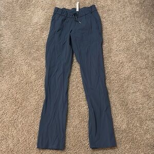 Lululemon on the fly pants blue size 4